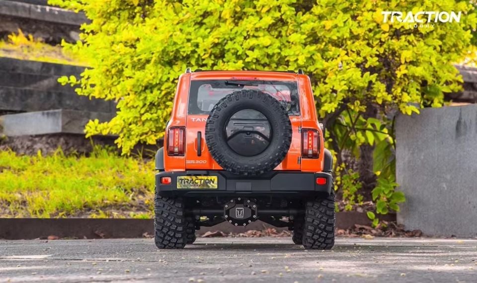 1/8 Tank 300 V2 4WD Crawler RTR