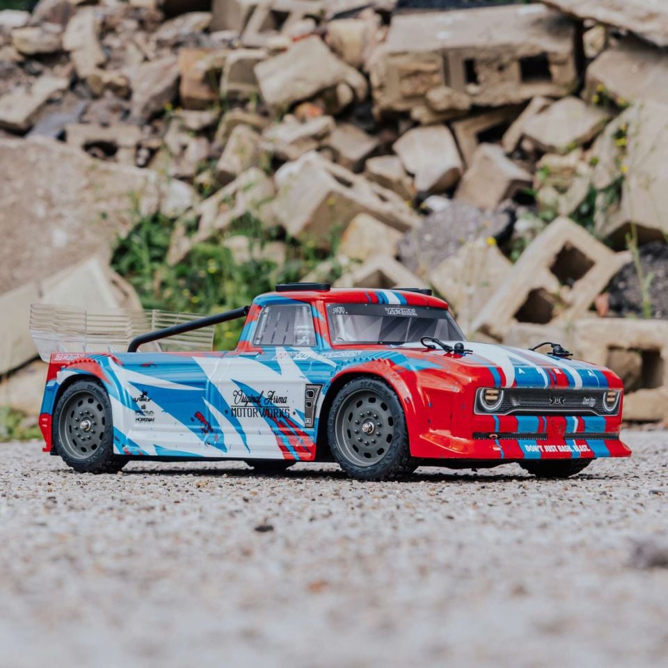 1/8 INFRACTION 4WD MEGA Resto-Mod Truck RTR