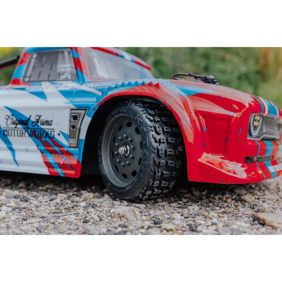 1/8 INFRACTION 4WD MEGA Resto-Mod Truck RTR Kırmızı