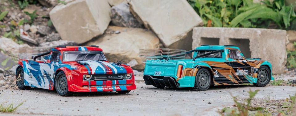 1/8 INFRACTION 4WD MEGA Resto-Mod Truck RTR Mavi