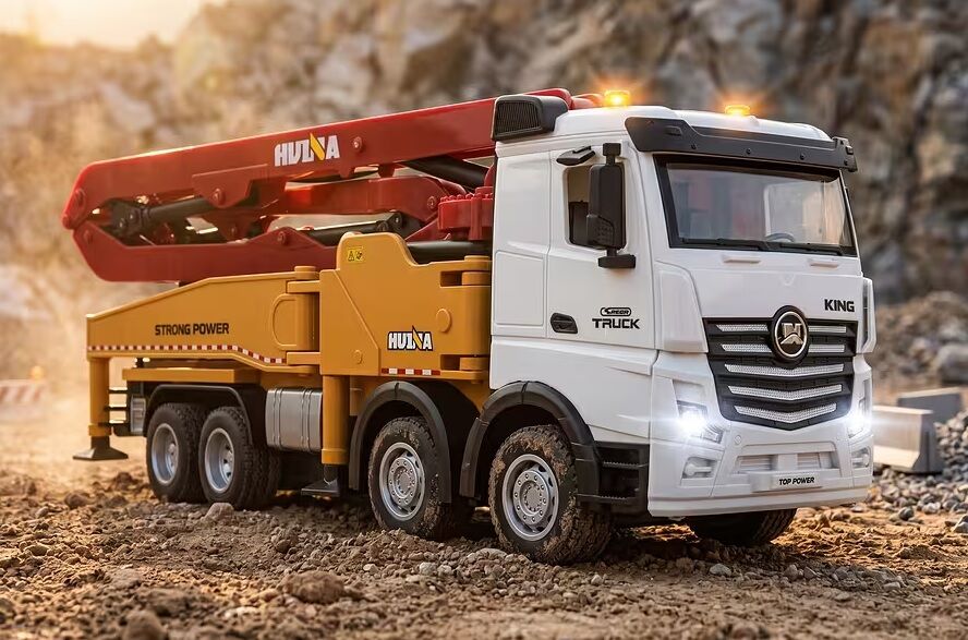 1381 RC Beton Pompası Kamyonu 1/18 Ölçek Kırmızı/Sarı