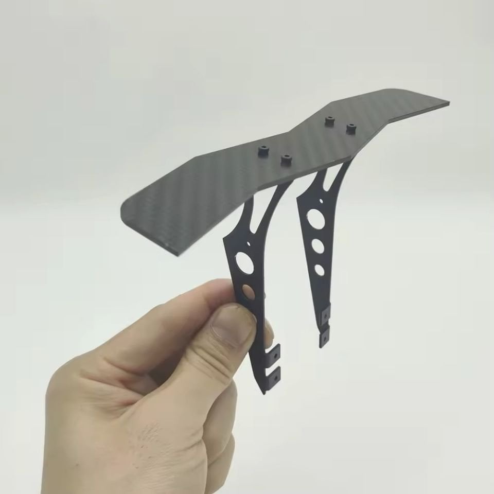 1/10 Metal Ayaklı Karbon Spoiler Rüzgarlık