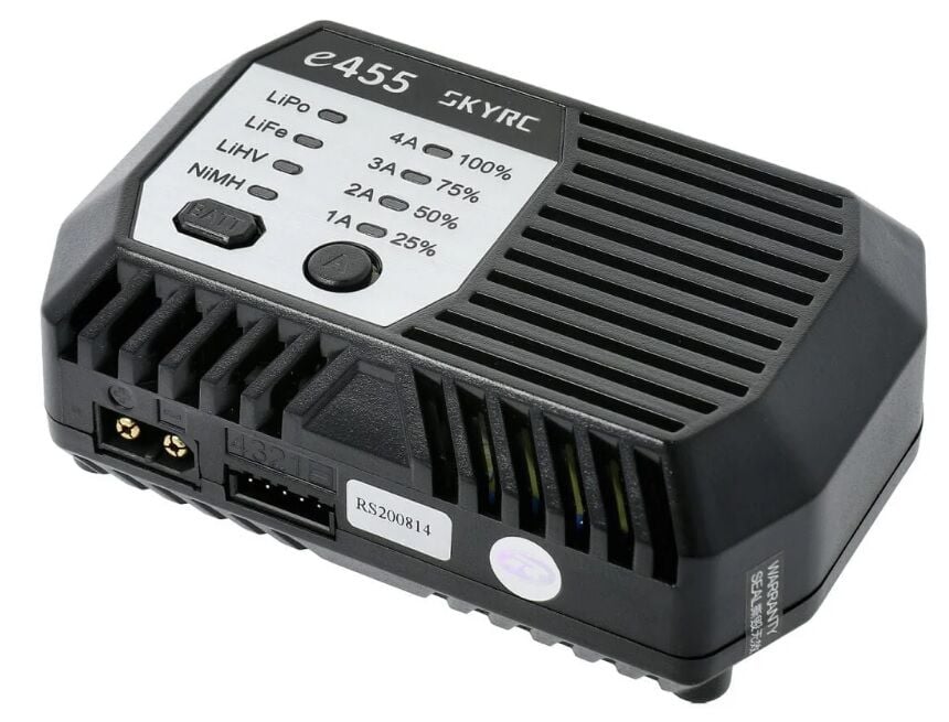 E455 LiPo/NiMH Şarj Aleti 4A 50W
